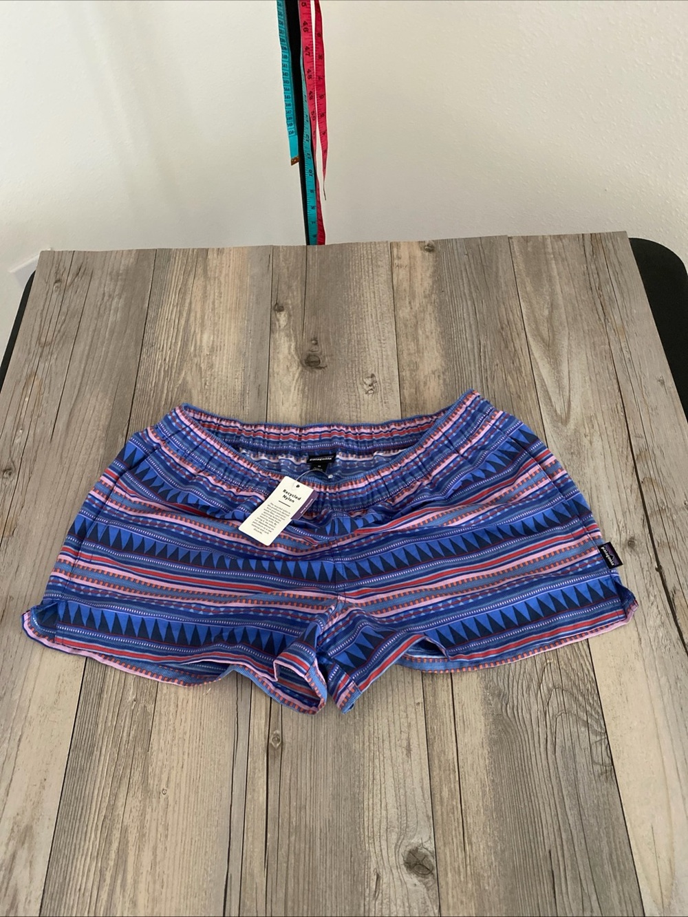 Patagonia Short Barely Baggies Women’s Aztec Geometric Imperial Blue Medium NWOT